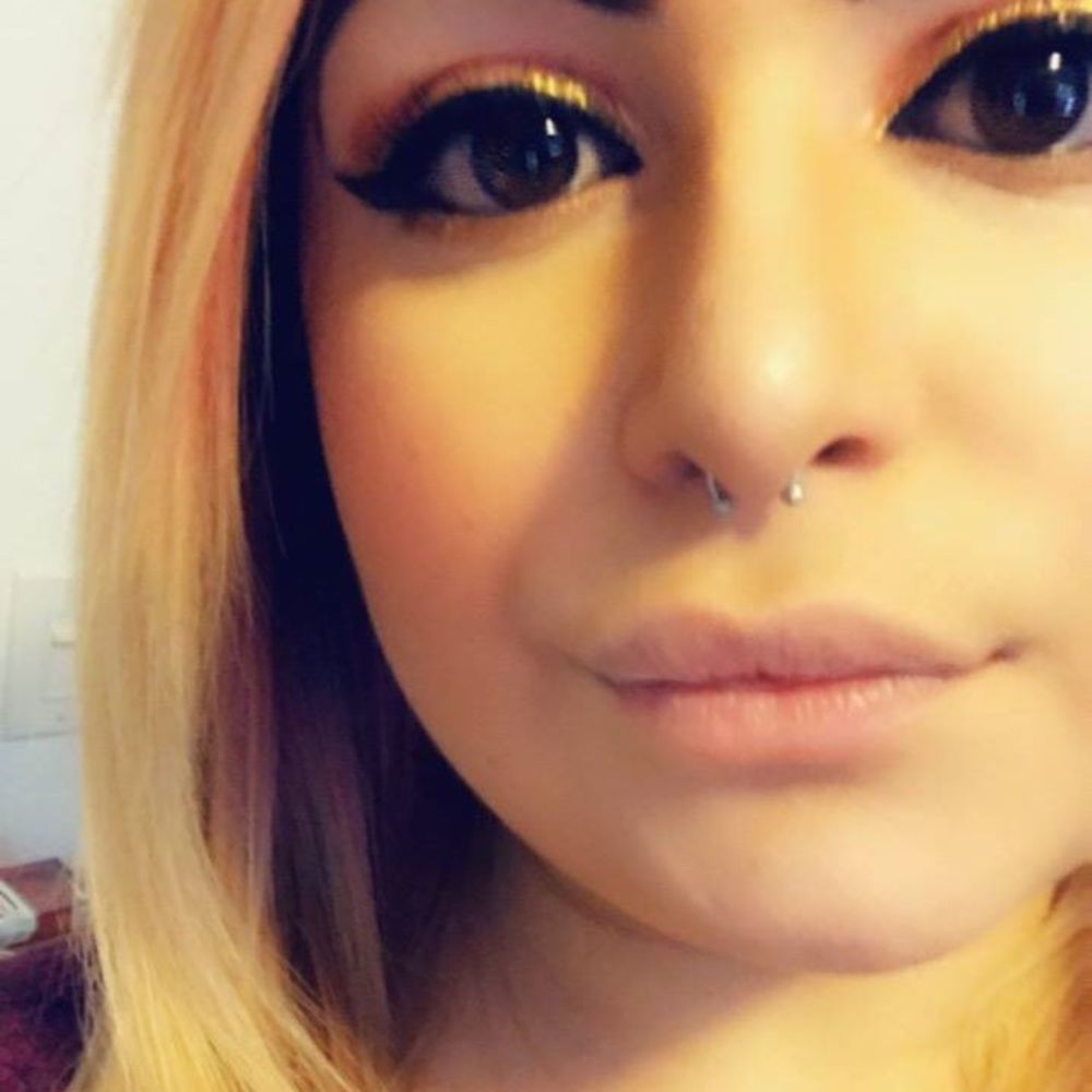 Meet your Posher, Paola